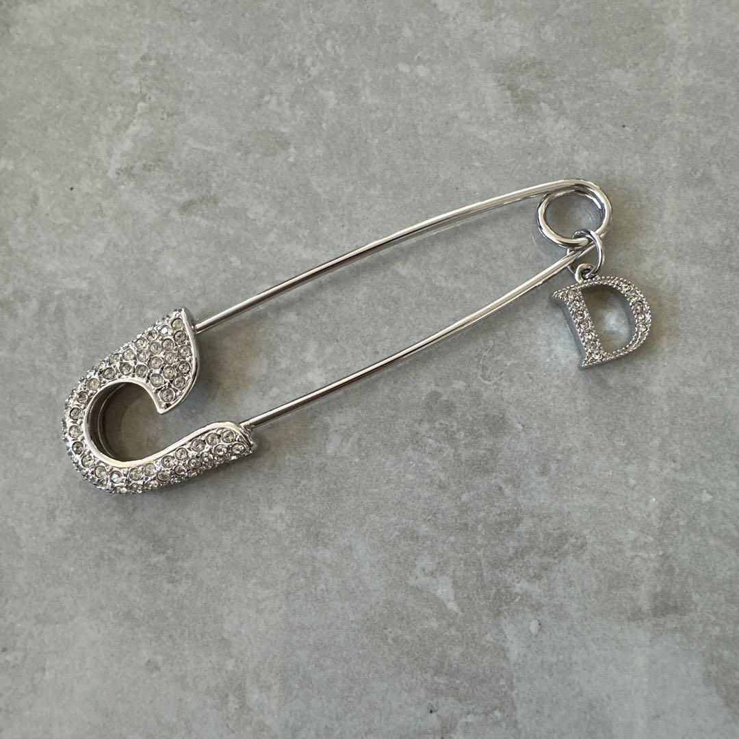 A*様 Christian Dior クリスタル装飾のレアブローチ 韓国免税店購