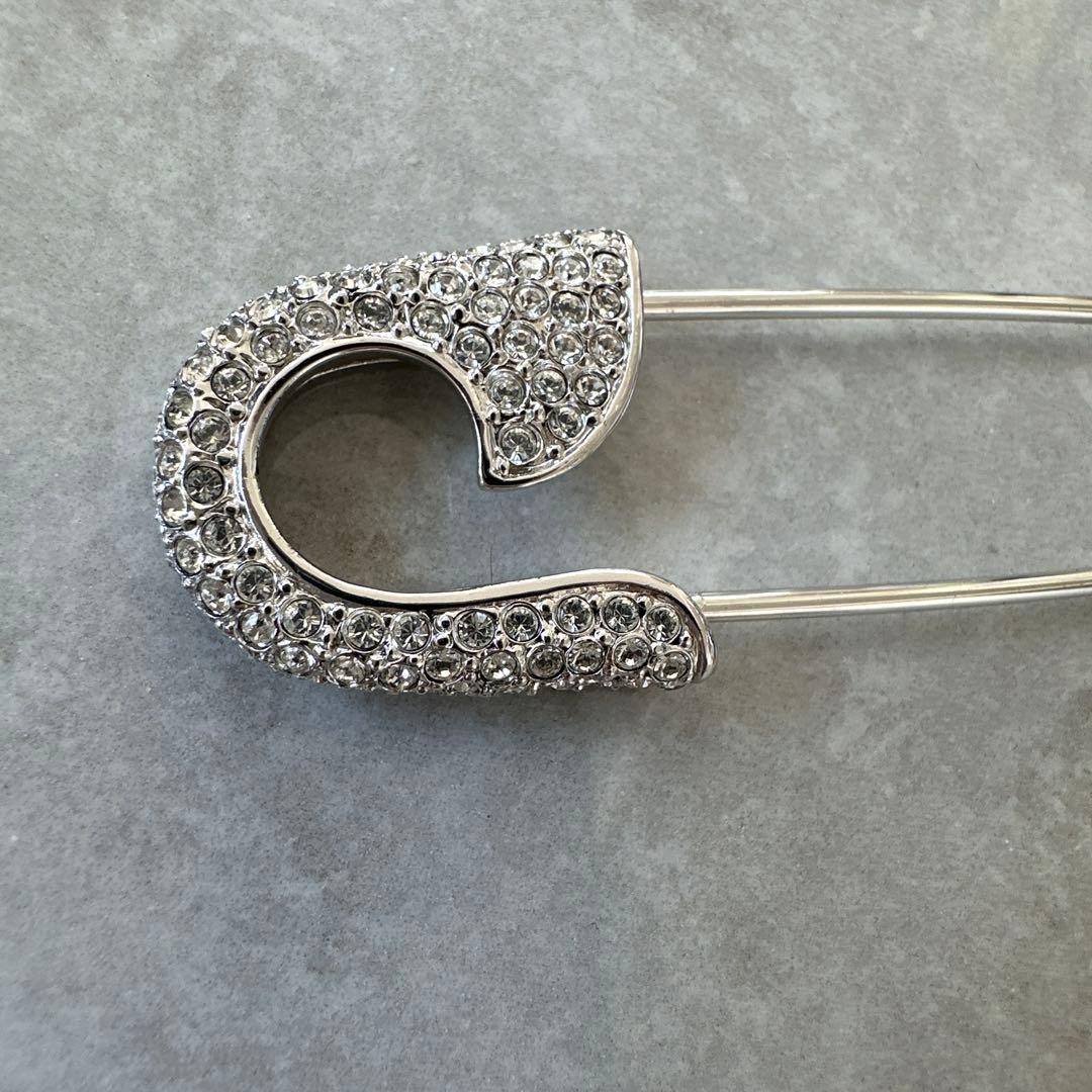 A*様 Christian Dior クリスタル装飾のレアブローチ 韓国免税店購