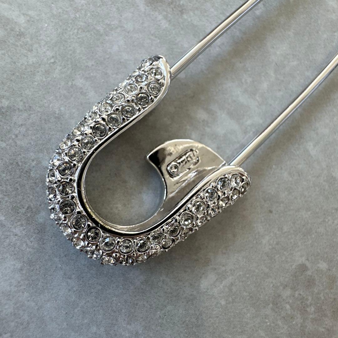 A*様 Christian Dior クリスタル装飾のレアブローチ 韓国免税店購