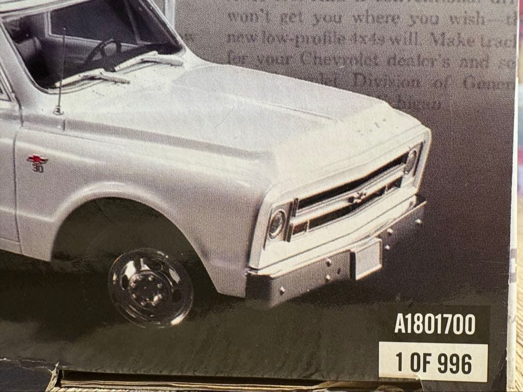 ACME 1967 シボレーC30 R amp T ruck 1:18