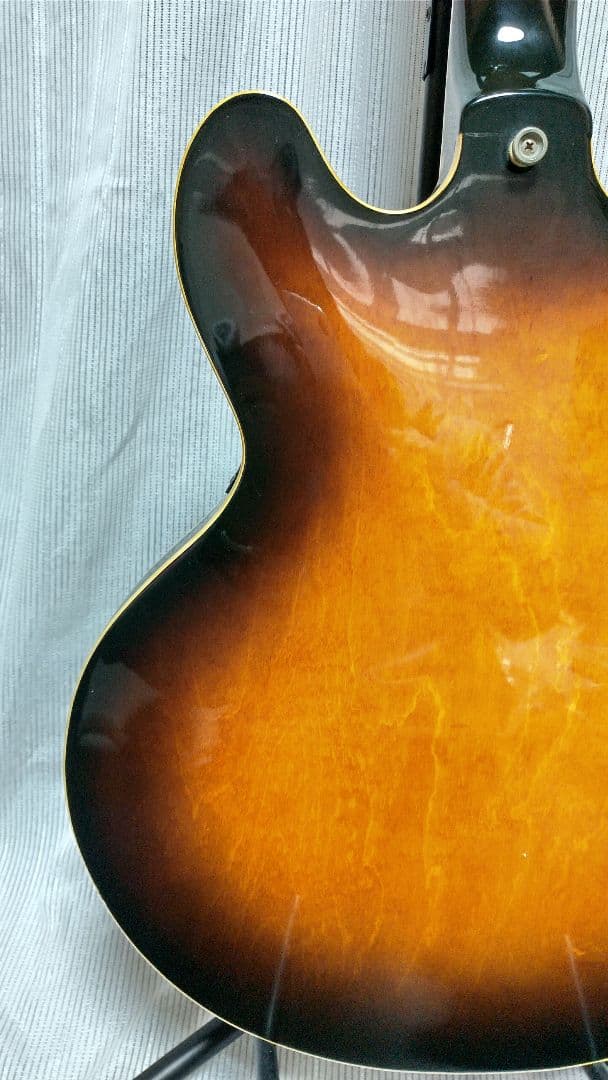 エピフォン リビエラ サンバースト ベージュラベル(1982年マツモク製)