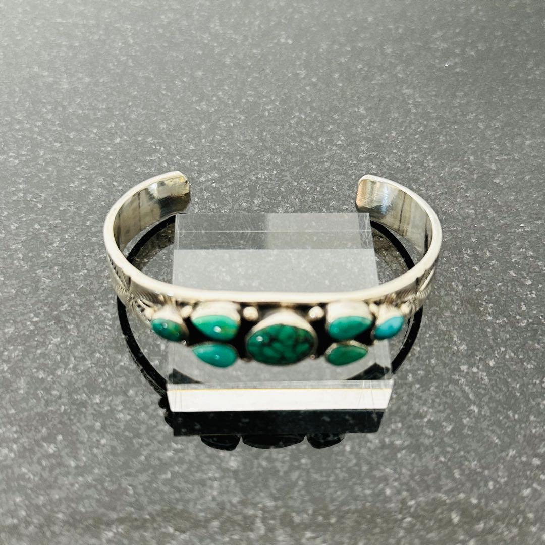 NAVAJO ナバホ Endito ターコイズクラスター装飾 シルバーバングル