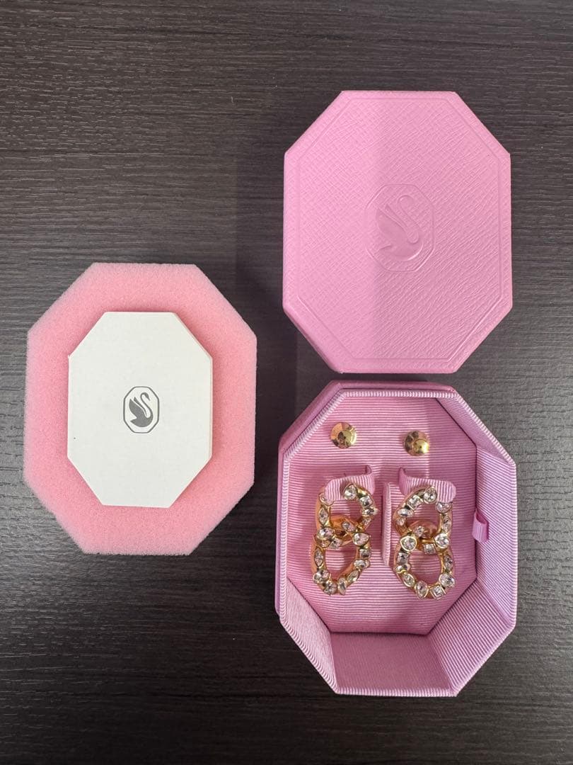 SWAROVSKI（スワロフスキー） ピアス