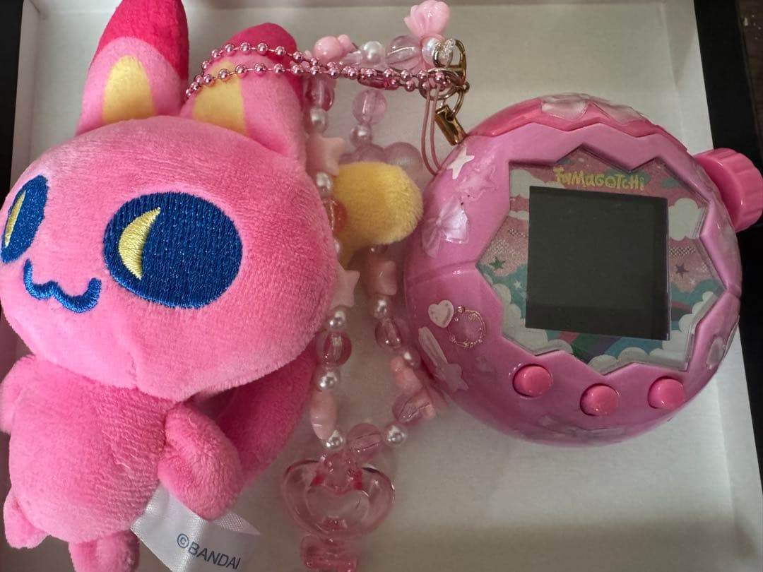 たまごっちパラダイス本体　ピンクカスタム　みゃおっちぬいぐるみセット