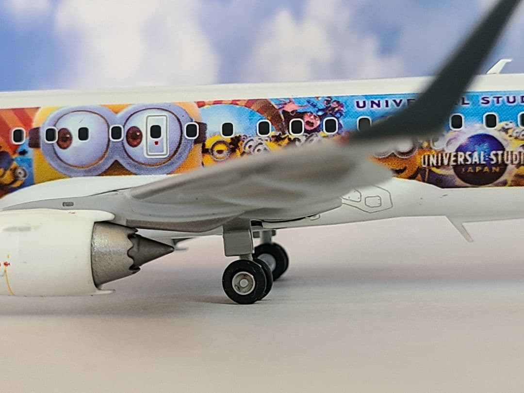 JAL(J-air)　エンブラエル190 ミニオンジェット JA248J