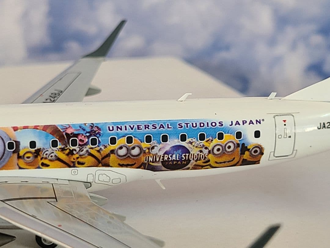 JAL(J-air)　エンブラエル190 ミニオンジェット JA248J