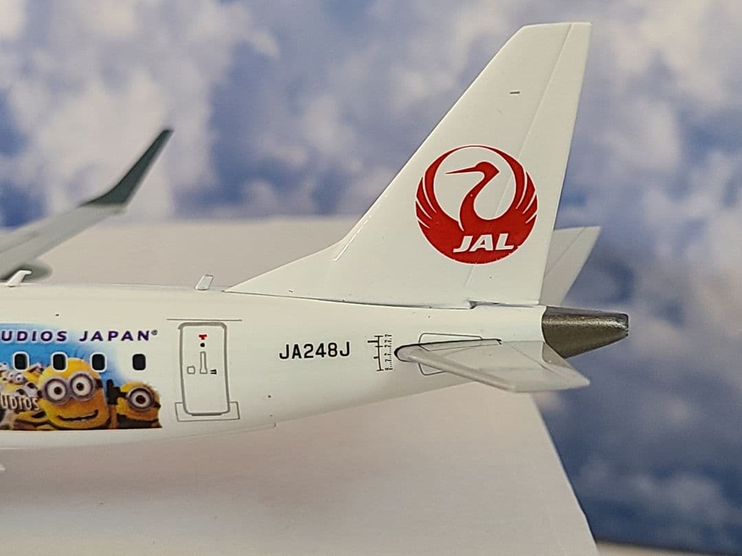 JAL(J-air)　エンブラエル190 ミニオンジェット JA248J