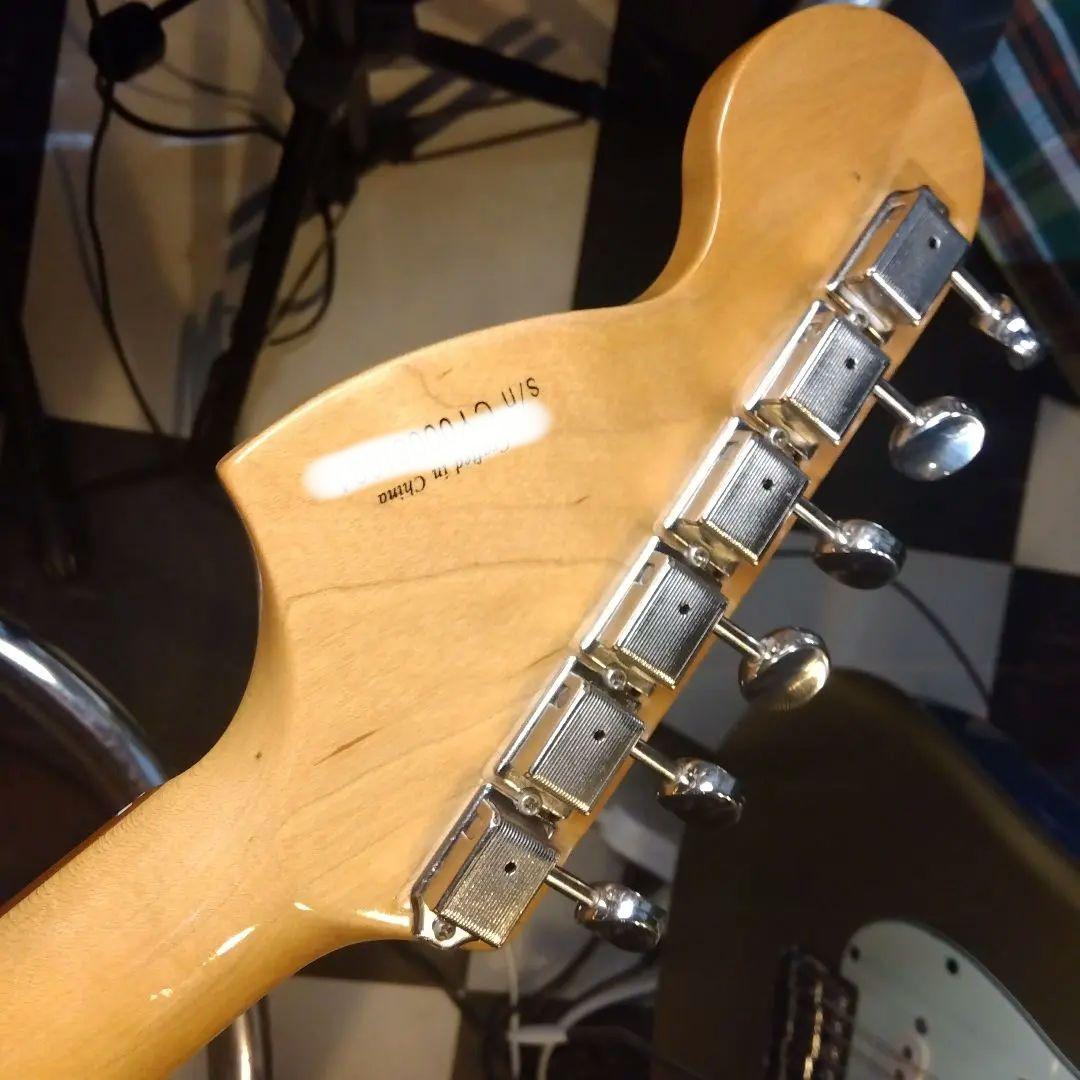 シルバーエレキギター ！スクワイヤ ラージヘッド…