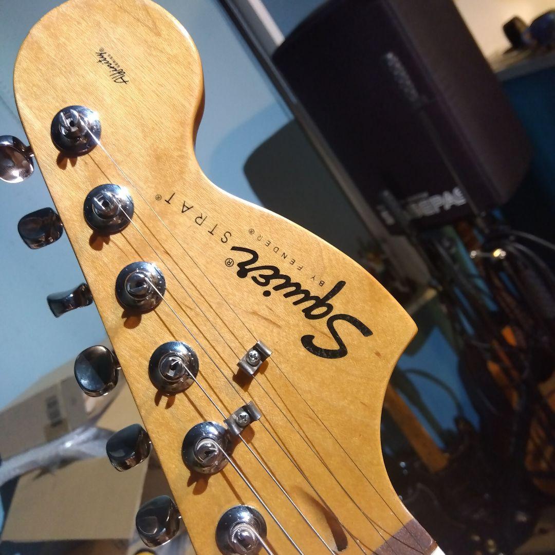 シルバーエレキギター ！スクワイヤ ラージヘッド…