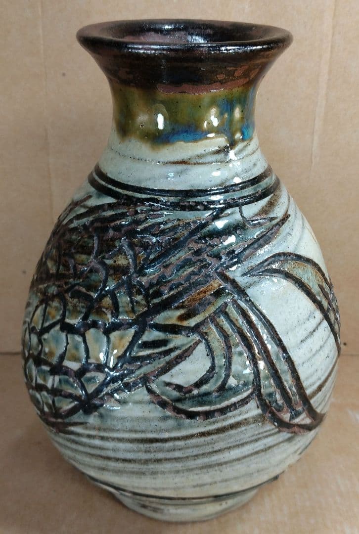 【本物保証】金城次郎 魚紋花瓶(魚2）共箱 栞 人間国宝 壷屋焼 状態良い