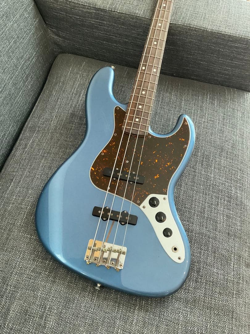 ベース Fender Jazz Bass Made in Japan
