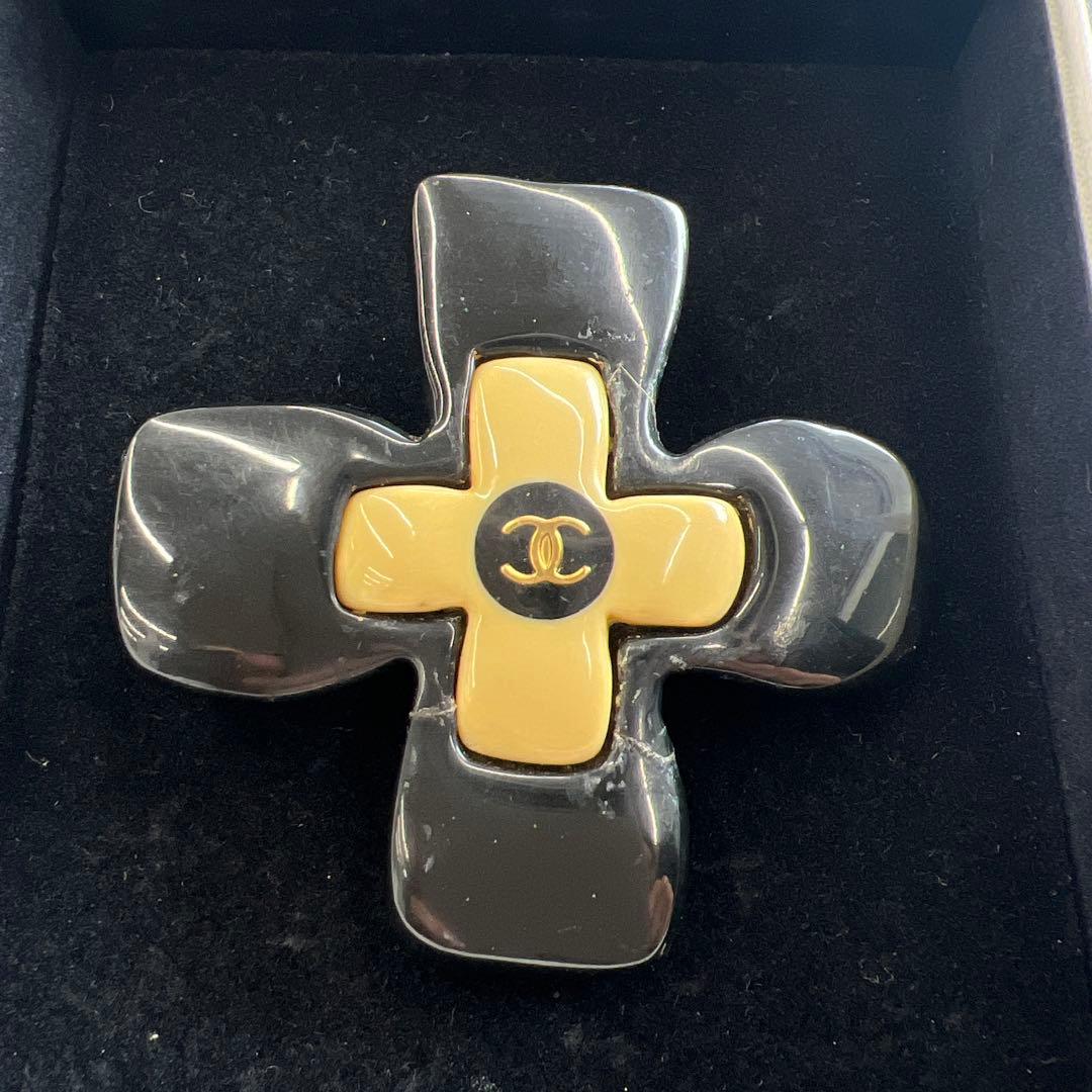 O677 CHANEL シャネル　ブローチ