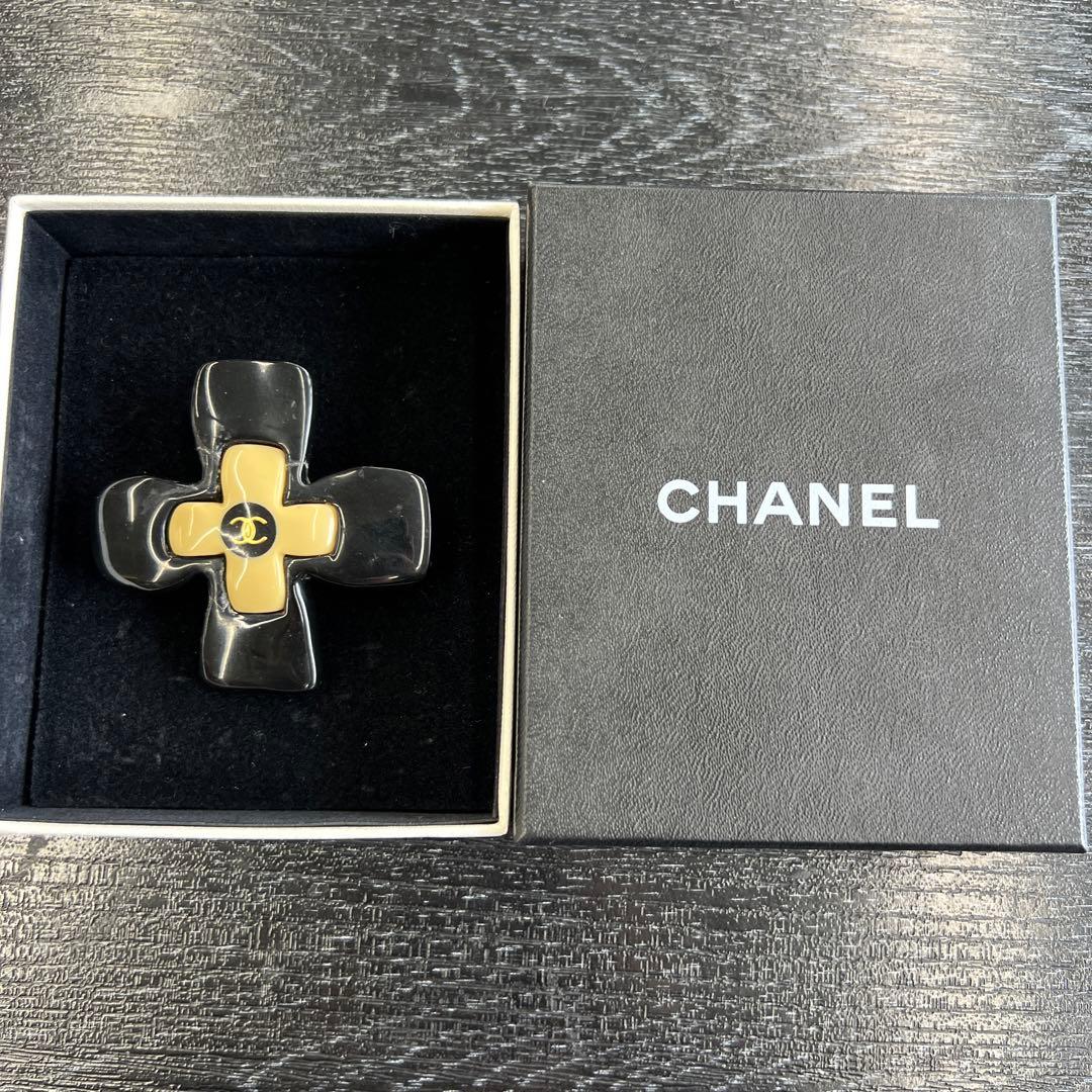 O677 CHANEL シャネル　ブローチ