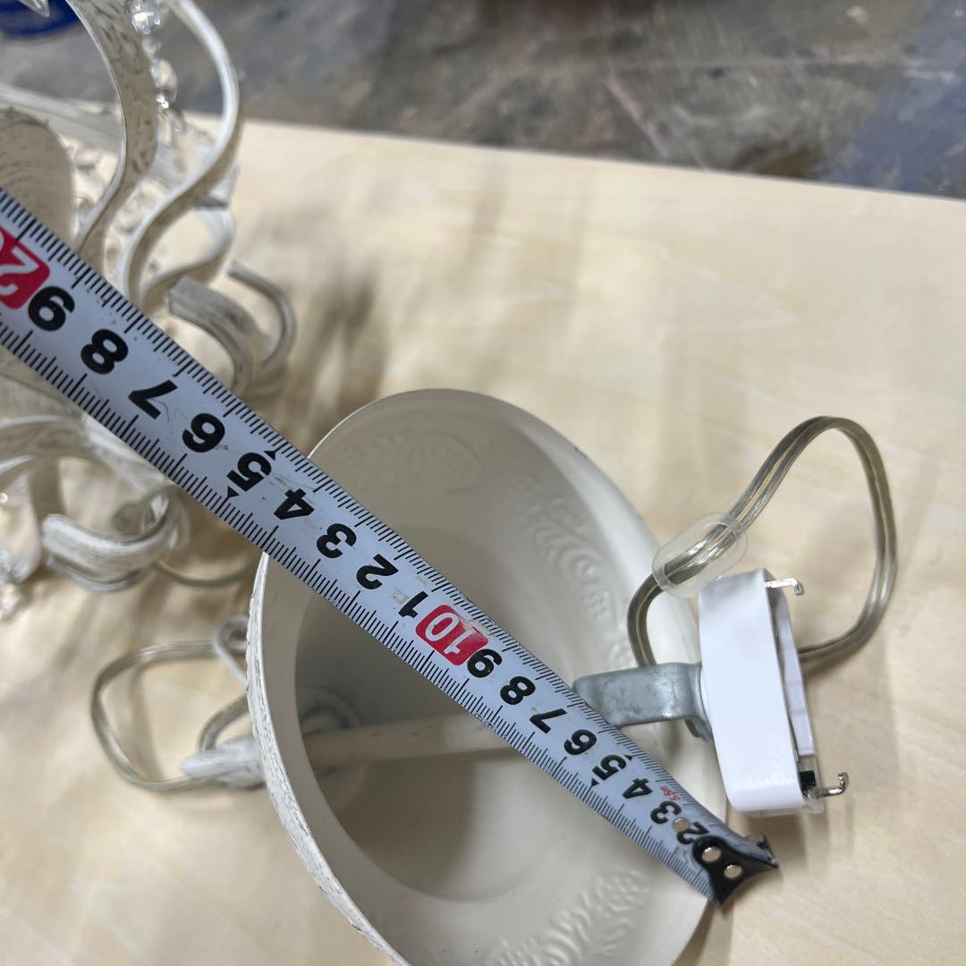 王冠の形のホワイトシャンデリア＊ペンダント照明