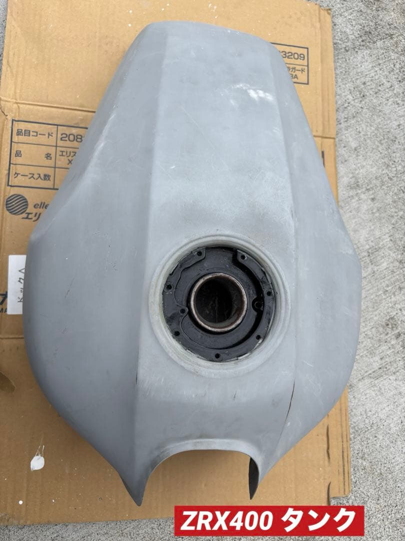 カワサキ　ZRX400 ガソリンタンク　ベースです。