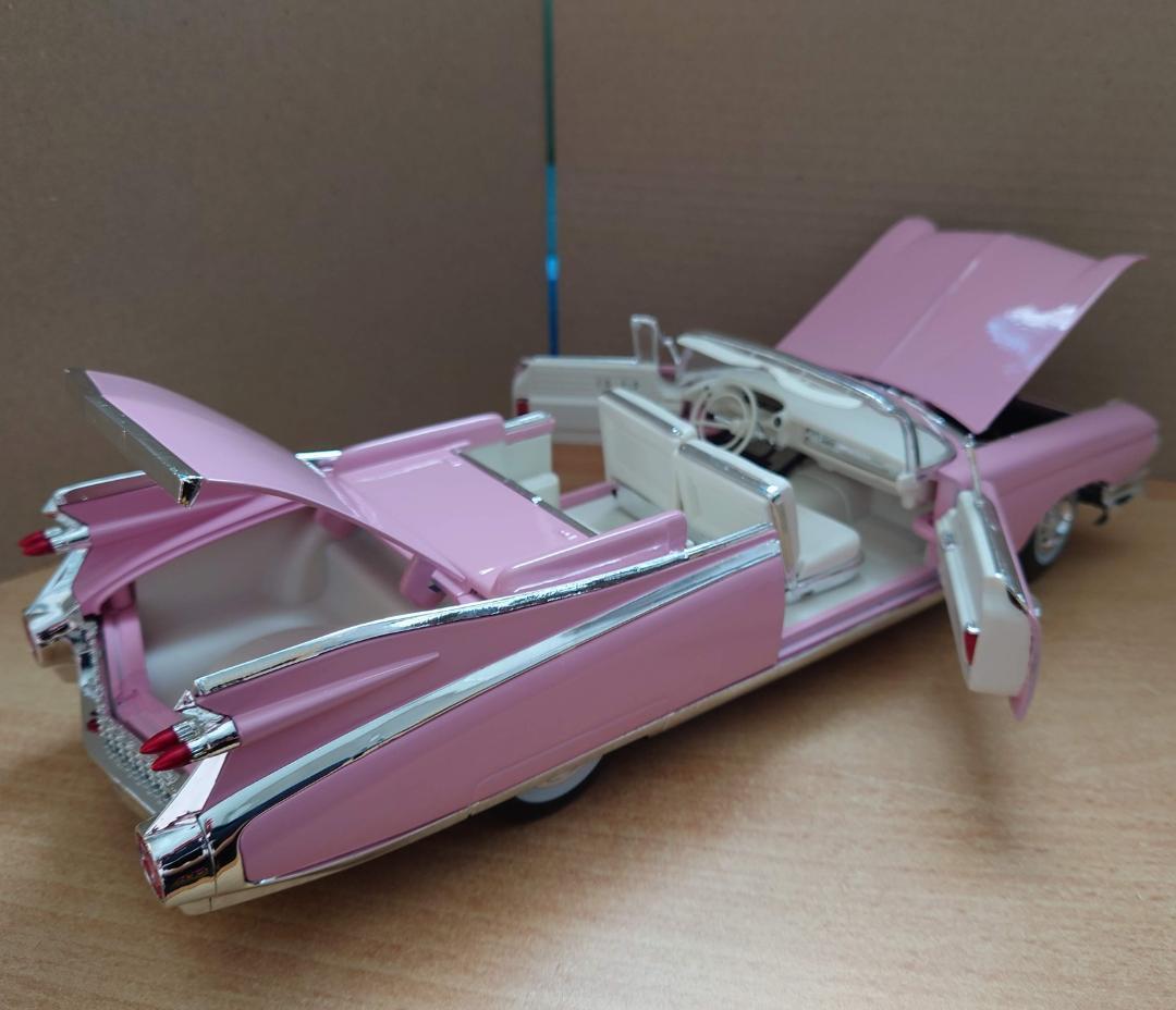 1/18 ピンク キャデラック エルドラド 1959 Cadillac マイスト