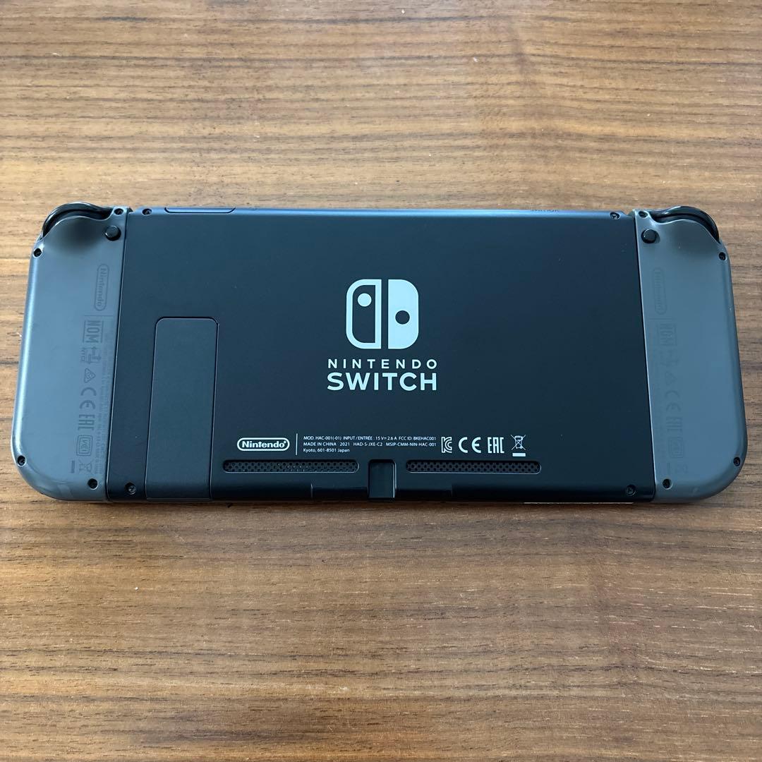 NINTENDO SWITCH 本体 付属品全部あり 持ち運びケース付き