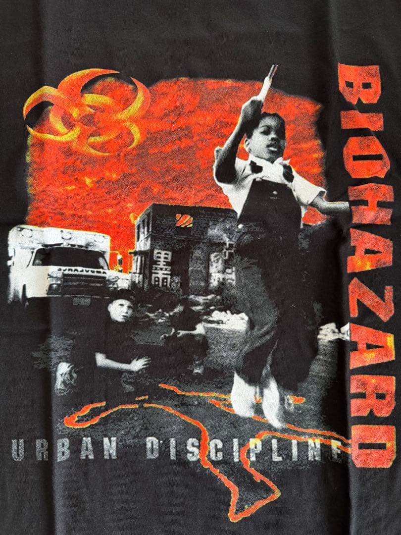 Biohazard Tシャツ \"Urban discipline\"