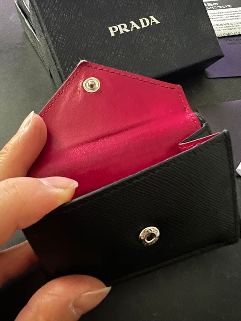 PRADA プラダ サフィアーノレザー 三つ折り財布　黒