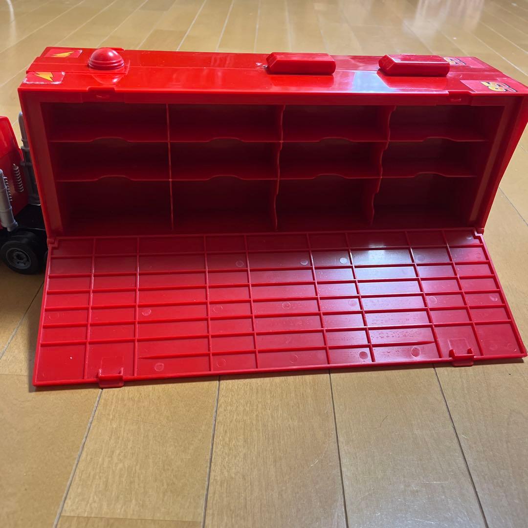 トミカ　カーズ　たくさんのせよう大きなマック　おまけ　ミニカー13台など