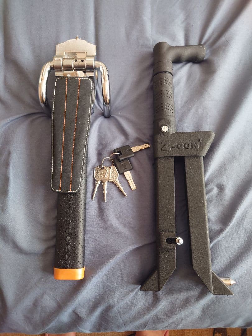 LESTAステアリングロックとペダルロックセット