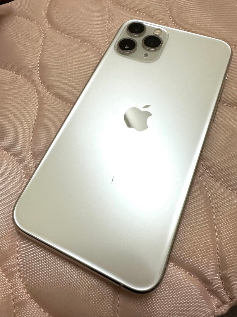 iPhone 11 Pro 256GB SIMフリー A2215カメラ傷あり