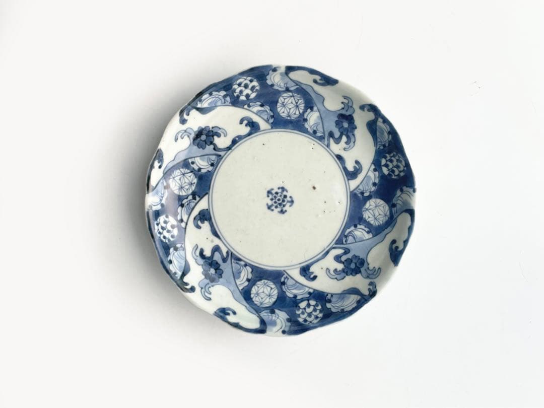 骨董　アンティーク　古伊万里　染付　波濤桜捻文様　六寸皿　丸皿　輪花皿　渦福