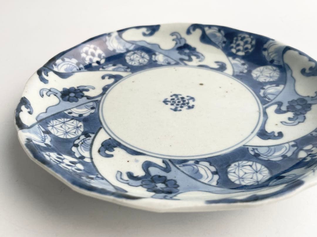 骨董　アンティーク　古伊万里　染付　波濤桜捻文様　六寸皿　丸皿　輪花皿　渦福