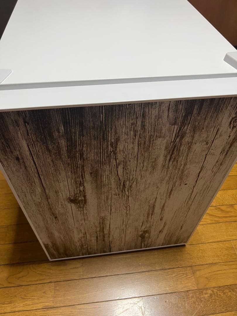 美品、木目調冷蔵庫 2段棚付き　一人用