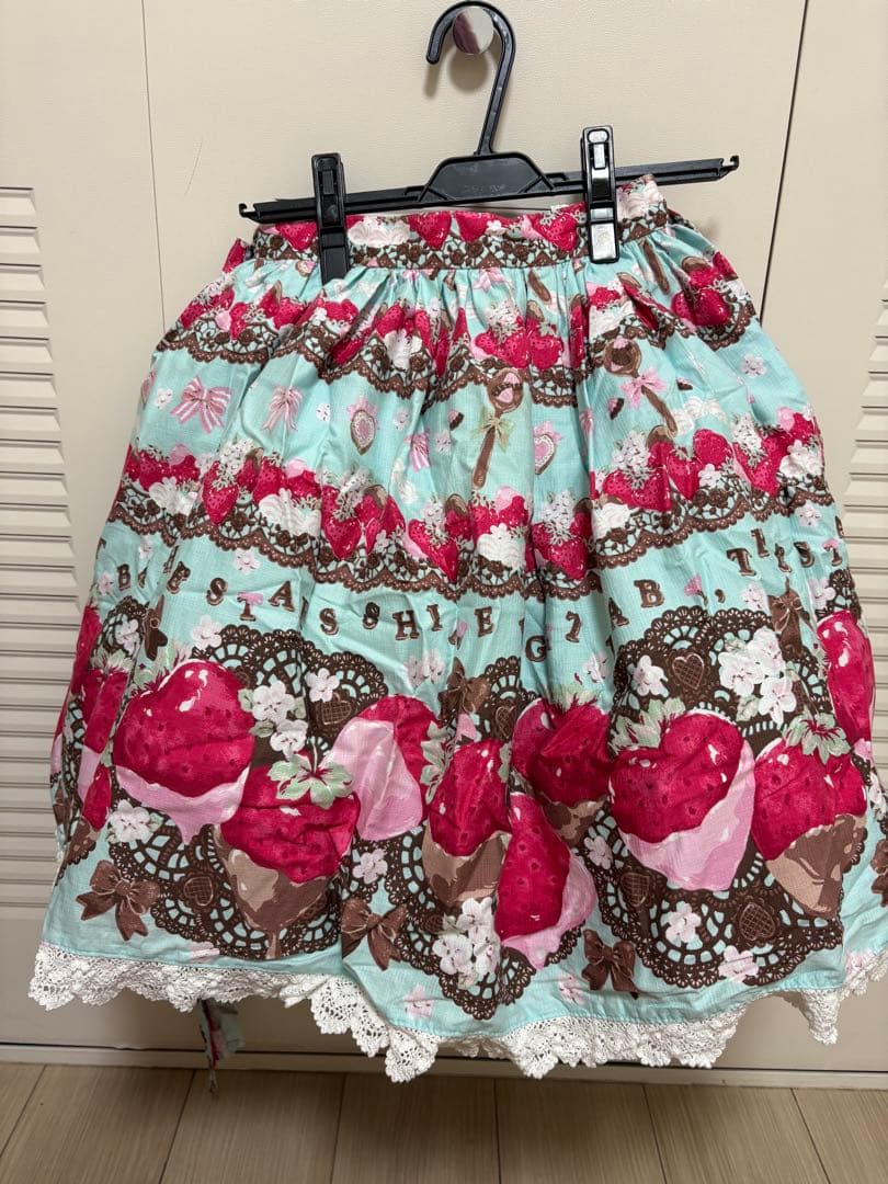 BABY, THE STARS SHINE BRIGHT ストロベリー柄スカート