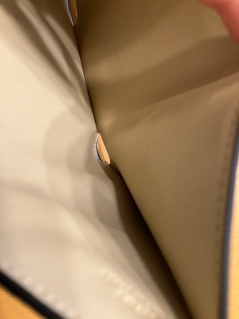 LOEWE グリーンレザー 三つ折り財布　即購入可能