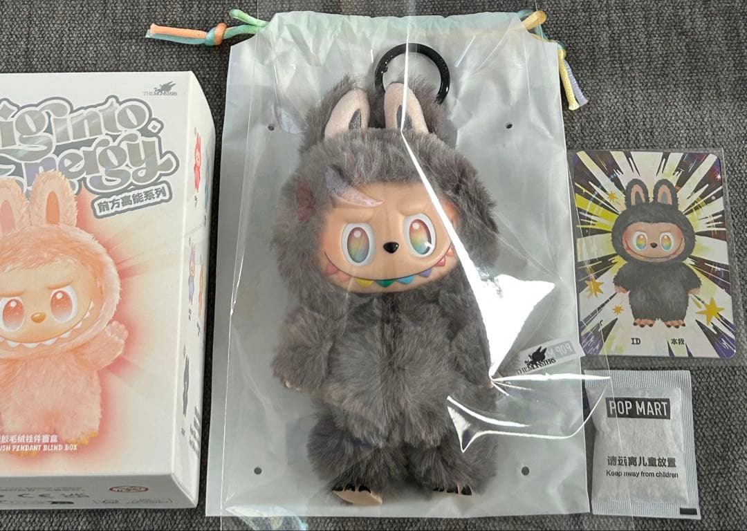 正規品☆本物☆LABUBU ラブブ ID本我 シークレットPOPMARTエナジー