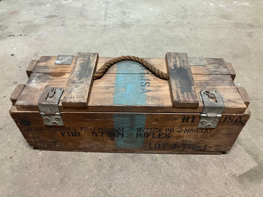 自衛隊　木製弾薬箱　57ミリ　無反動砲用　ミリタリー