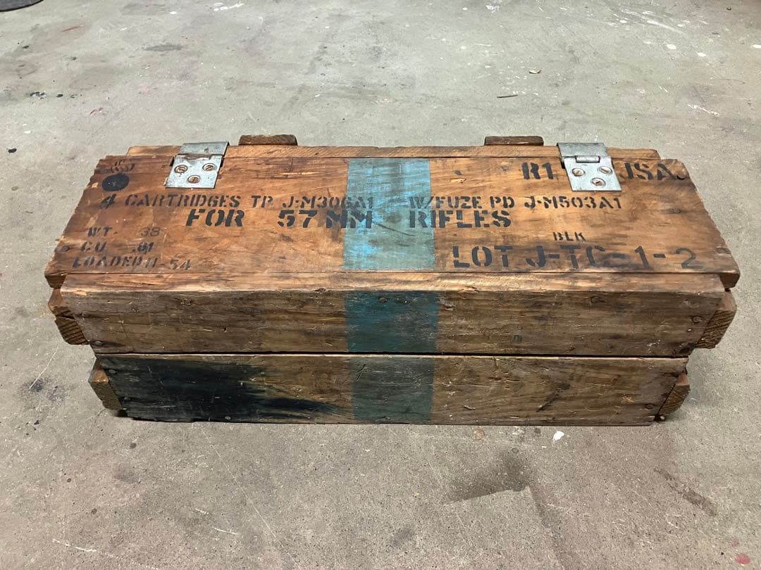 自衛隊　木製弾薬箱　57ミリ　無反動砲用　ミリタリー