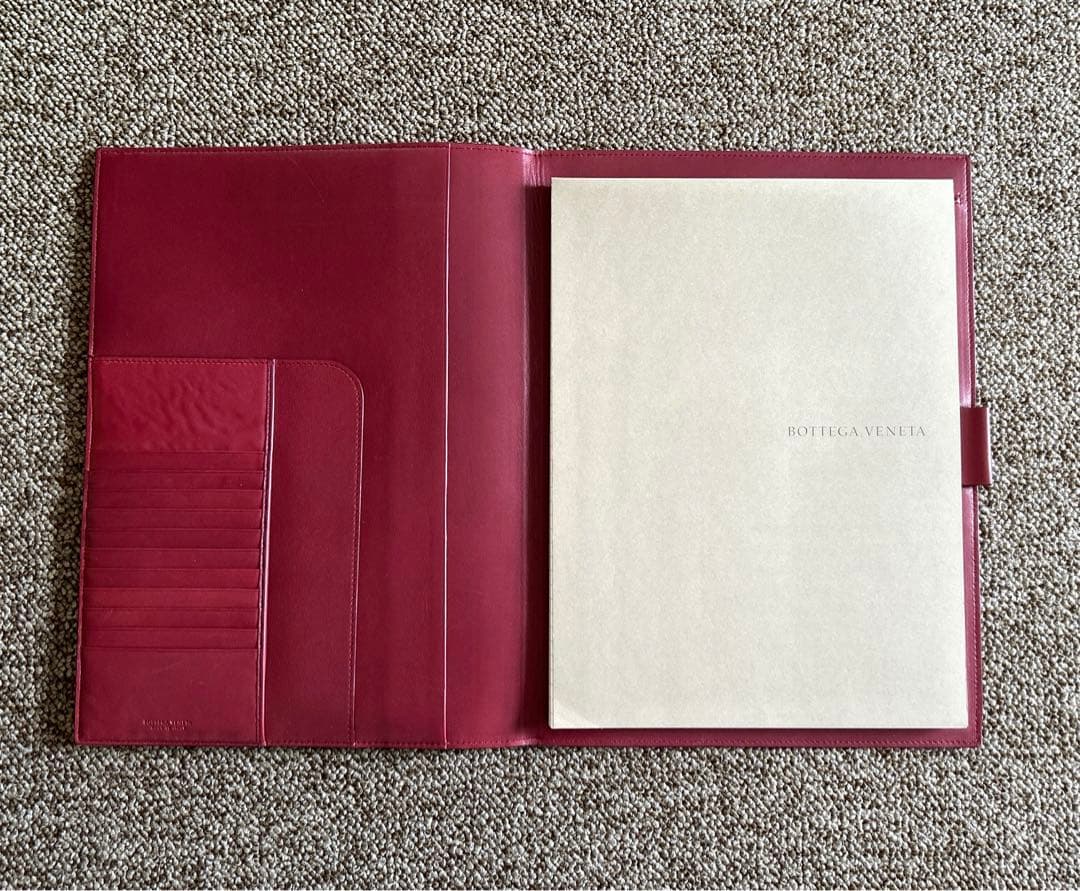 ★レア品！　ボッテガヴェネタ　イントレチャート　レザードキュメントカバー