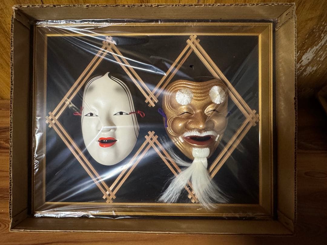 日本の伝統的な木製仮面セット