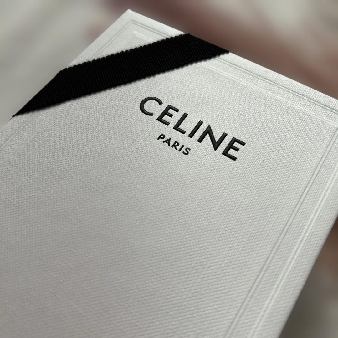 美品　CELINE ギフトボックス ホワイト　ミニ財布　プレゼント