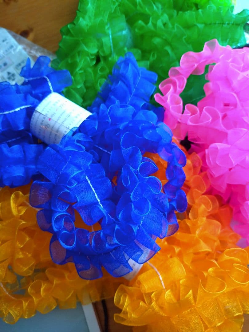 【オーダー見本】パラコード　スマホハンドストラップ　フリル　推し活　アイドル