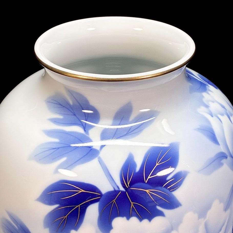 ■宮内庁御用達 深川製磁 大花瓶 38cm 瑠璃牡丹 染付金彩花紋