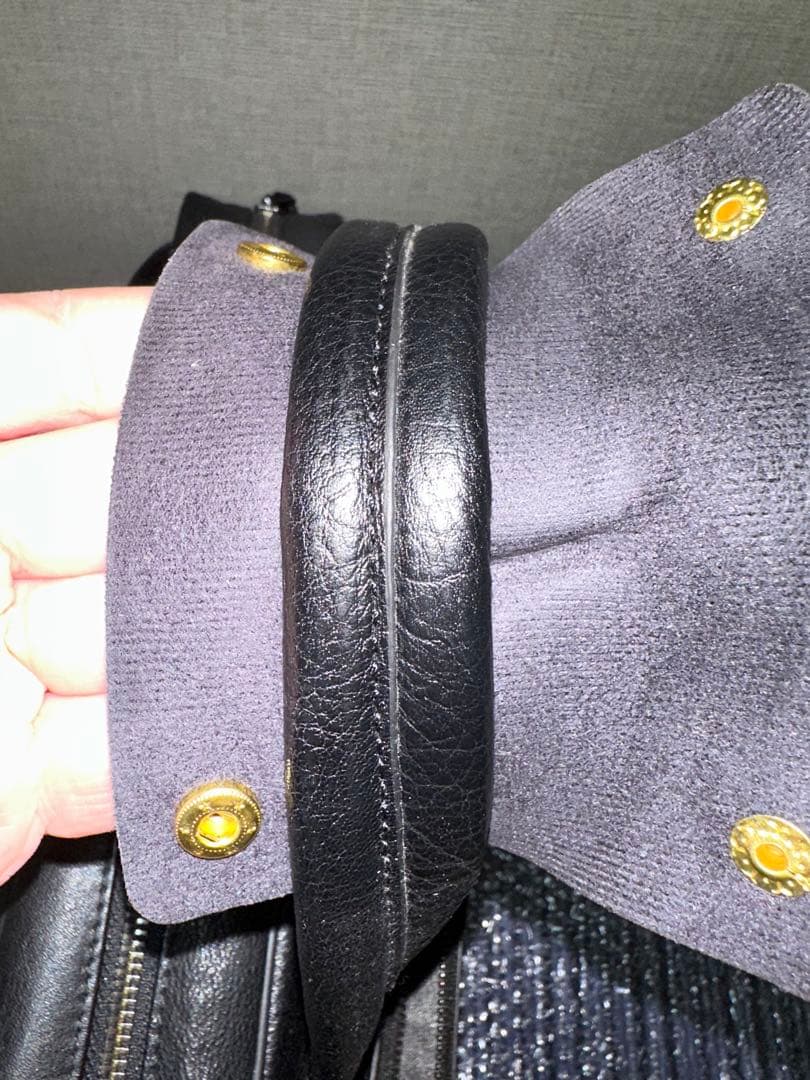 イタリアPIQUADRO(ピクアドロ)レザービジネスバッグ