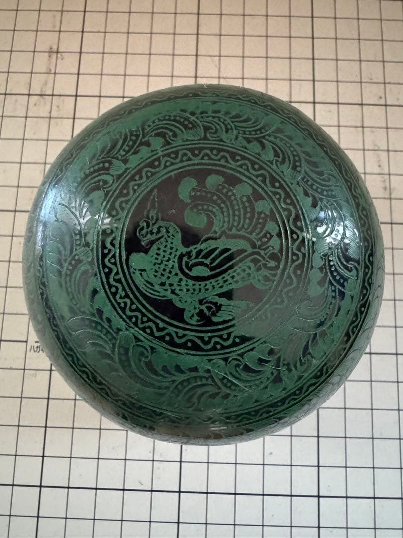 ミャンマーの伝統工芸品、キンマ（蒟醤）の漆器(青緑色)
