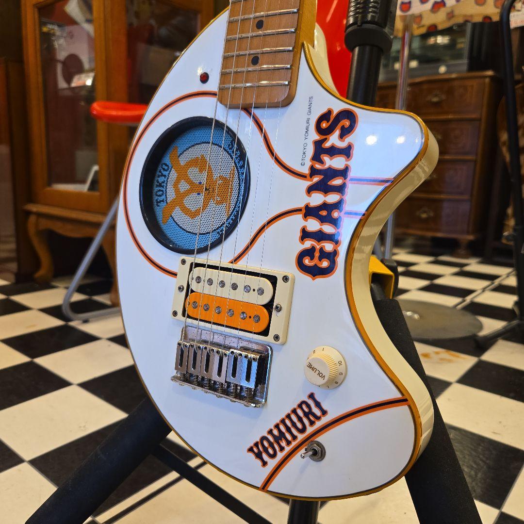 FERNANDES ZO-3 読売ジャイアンツ 限定 アンプ内蔵ギター