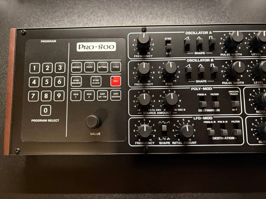 Behringer Pro-800 アナログシンセサイザー