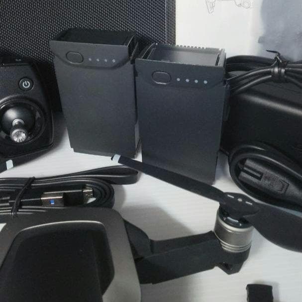 ドローン DJI MAVIC AIR (黒）ケース付きセット