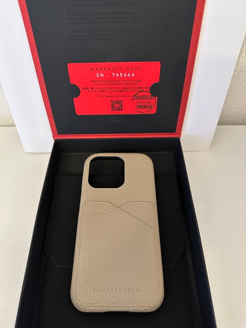 美品ボナベンチュラ　iPhone14Proバックカバーケース グレージュシボ本革