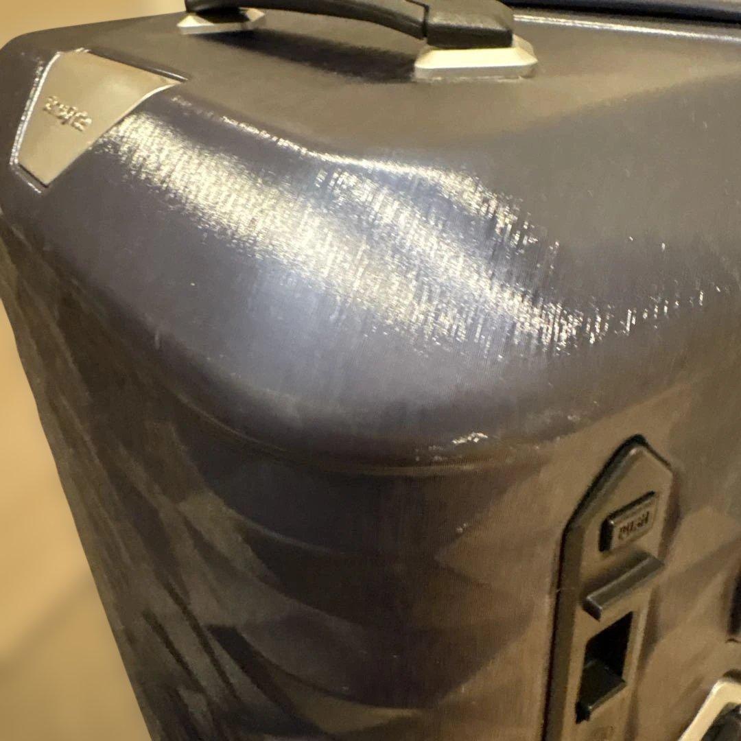 Samsonite ネイビー キャリーケース　ポリゴン　スピナー55