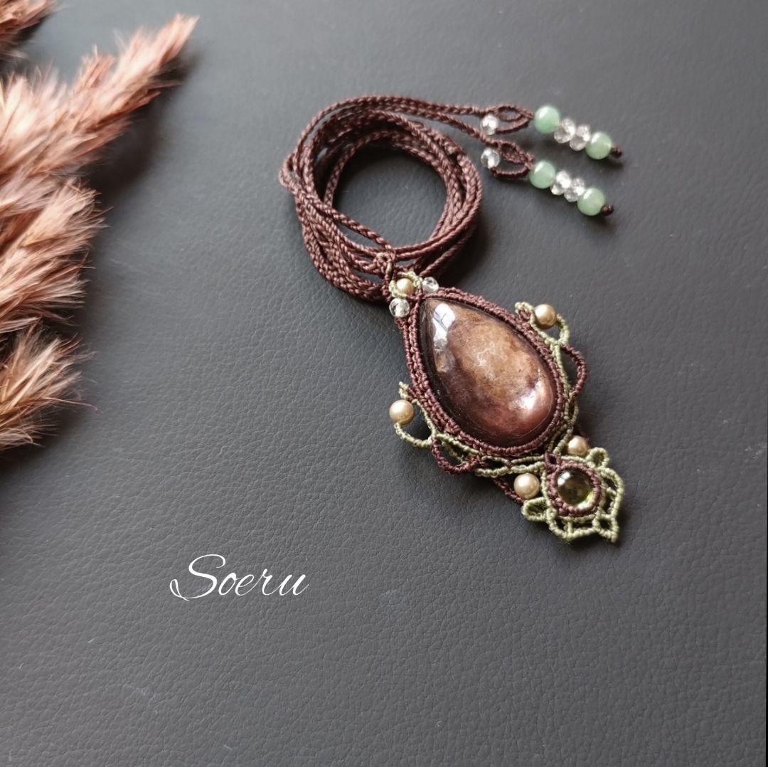 レピドライト＆ペリドットのマクラメ編みネックレス　ペンダント　天然石