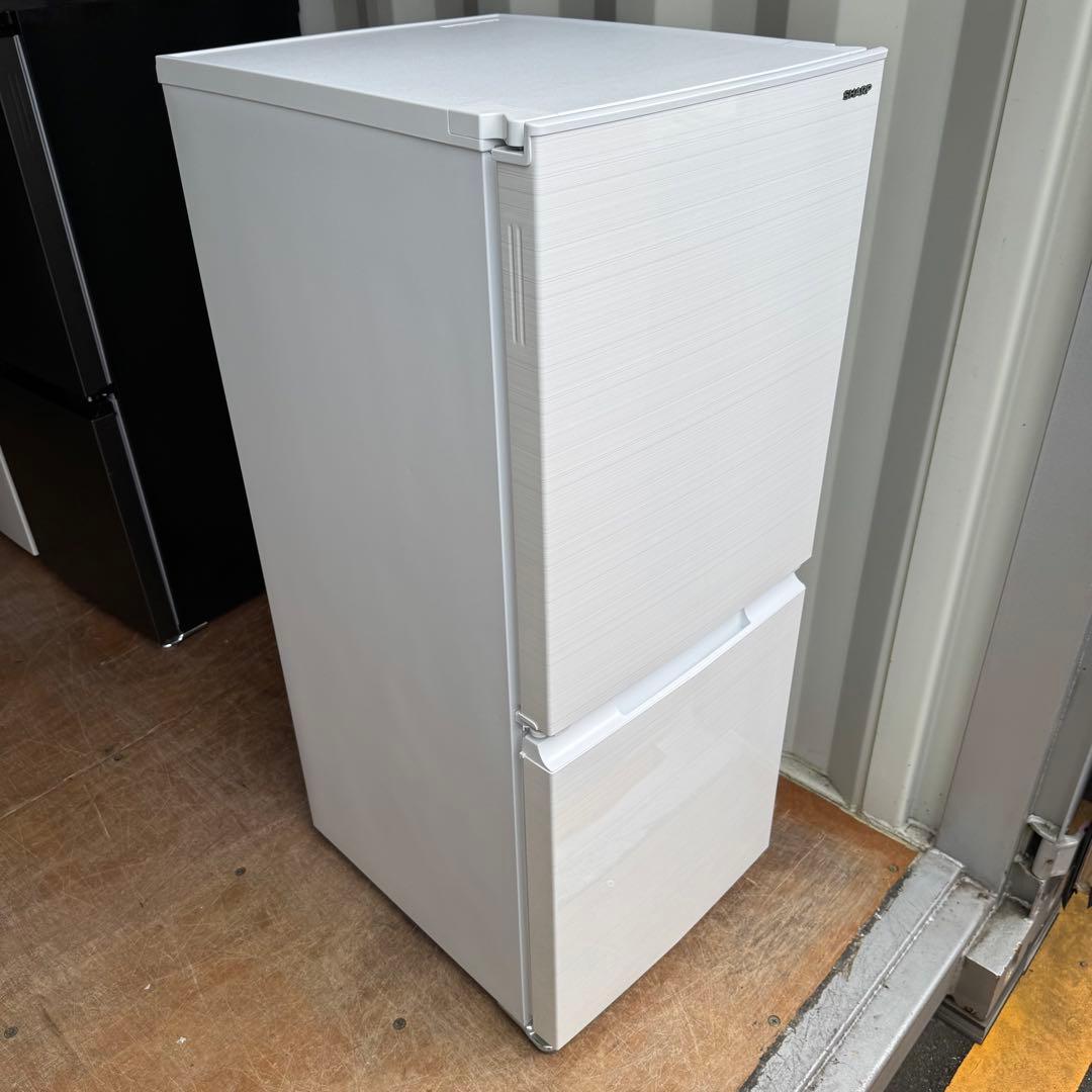 C7708★2021年製美品★シャープ　冷蔵庫　右.左開き　ホワイト　一人暮らし