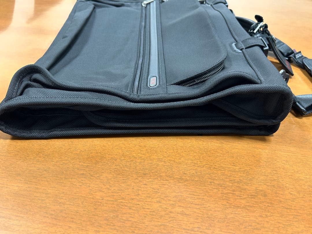 TUMI トゥミ　ガーメントバッグ　22133D4 ブラック