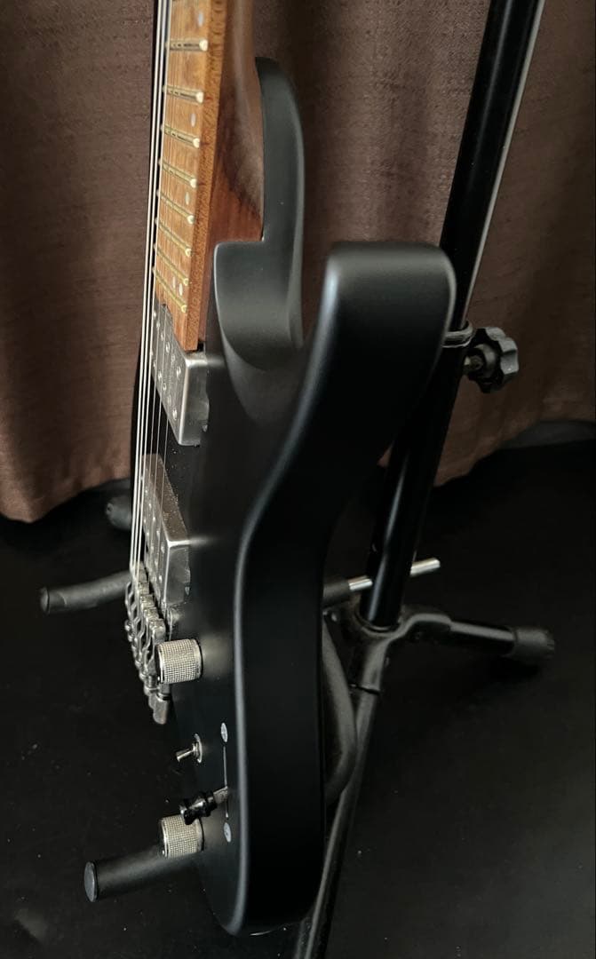 Ibanez QX52 BKF ヘッドレスギター